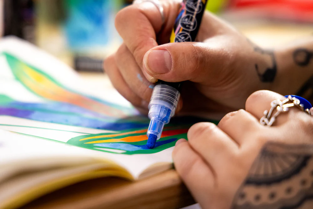 Liquitex Marker - Metallic Light Green - Image 4